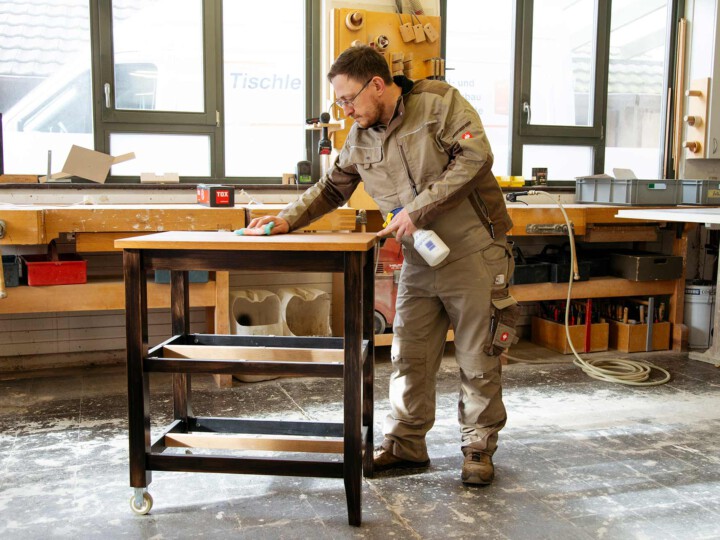 Reparatur von M&ouml;beln